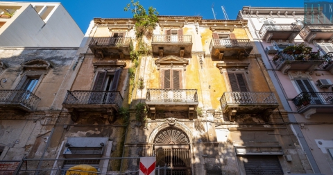 Bari, tra massoneria e musica la storia dell'antico e decadente palazzo di via Abbrescia n.25